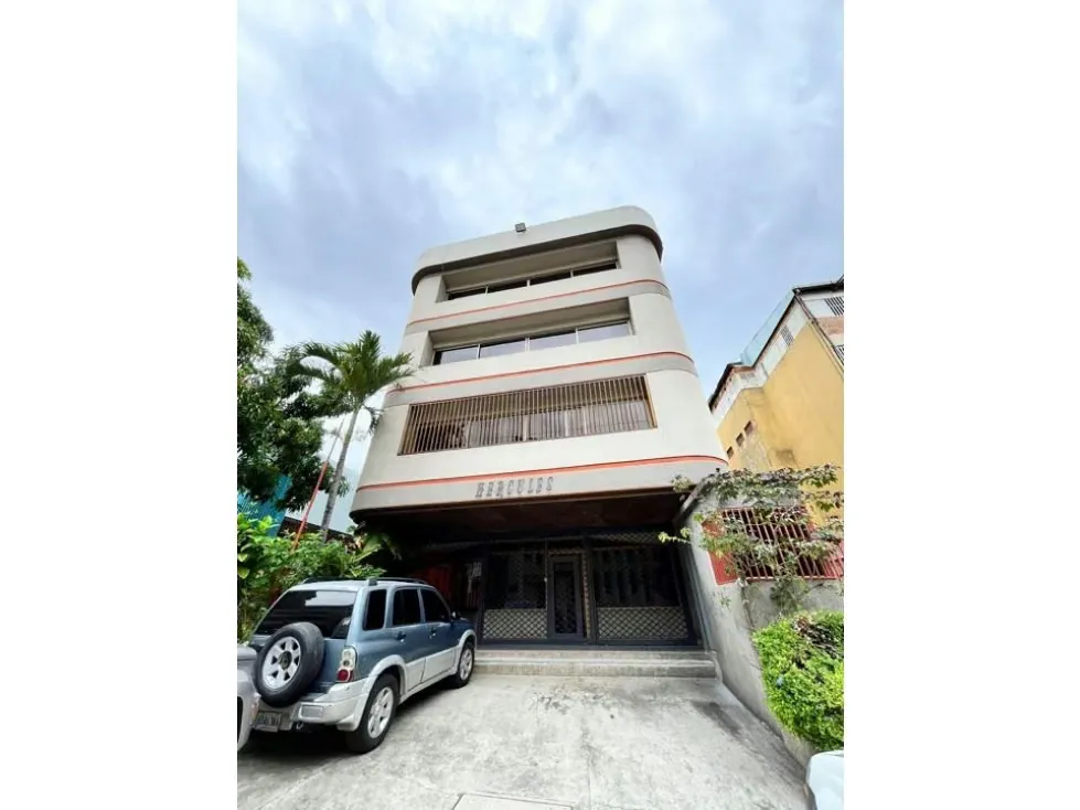 Vendo edificio industrial 1900m2 La Urbina 9407