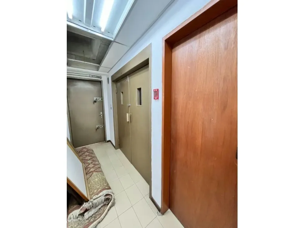 Vendo edificio industrial 1900m2 La Urbina 9407 - 24
