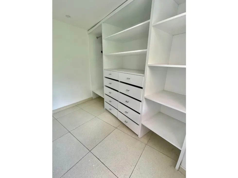 Se vende casa 600 m2 4h+s/3.5b+s/10p Clna de Los Chaguaramos - 18
