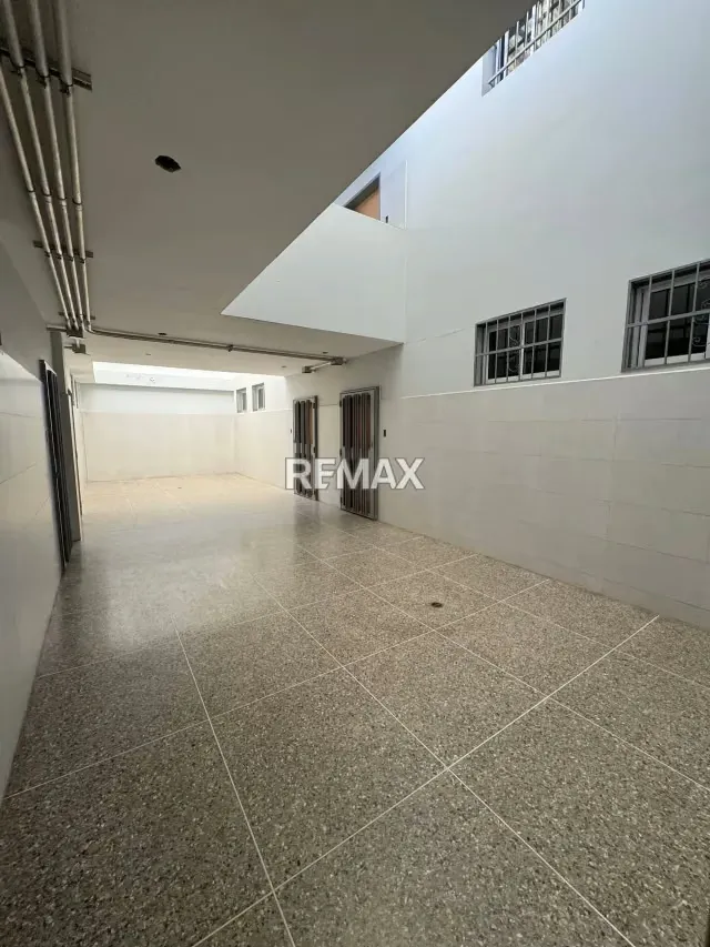 EDIFICIO EN VENTA - 8