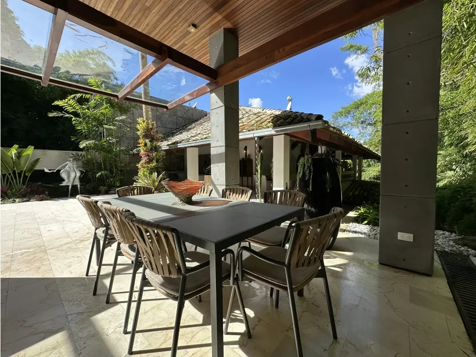 Vendo casa en calle cerrada 2362m2 Alto Hatillo 0896 - 9