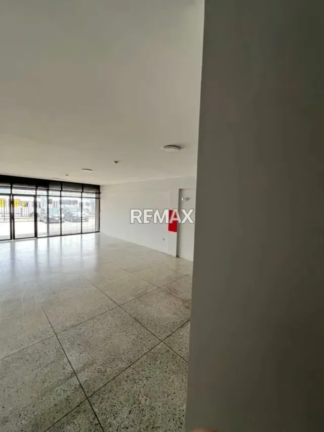 EN EXCLUSIVA LOCAL COMERCIAL EN ZONA INDUSTRIAL CASTILLITO - 4