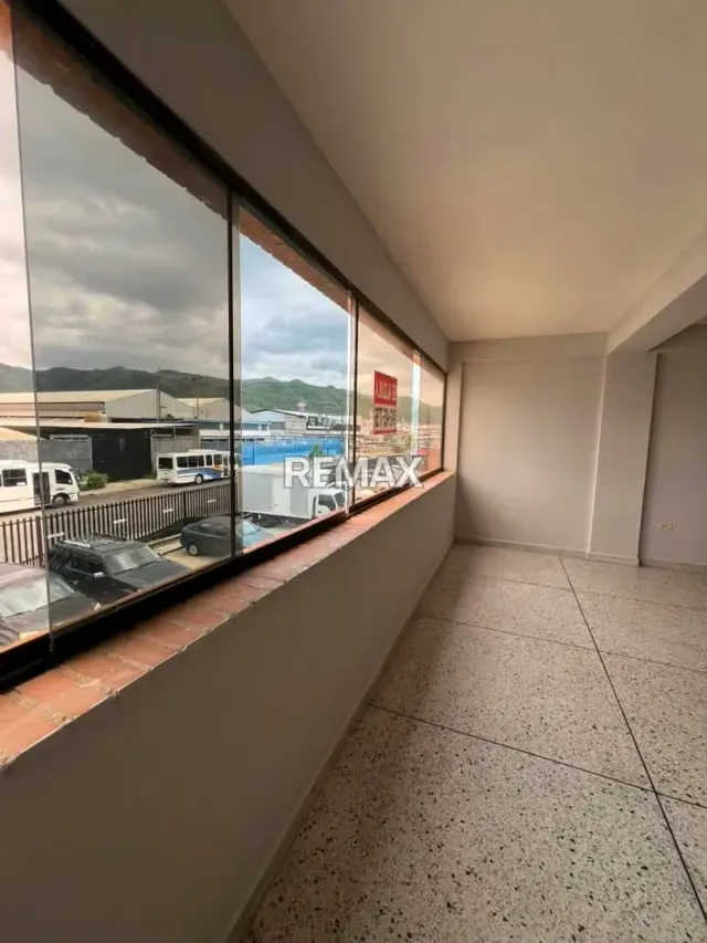 EN EXCLUSIVA LOCAL COMERCIAL EN ZONA INDUSTRIAL CASTILLITO - 9