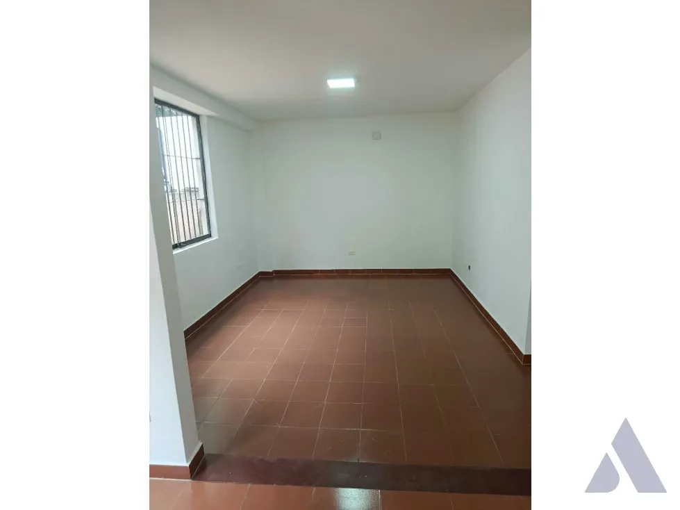 Alquilo anexo 120m2 La Lagunita 9086 - 2