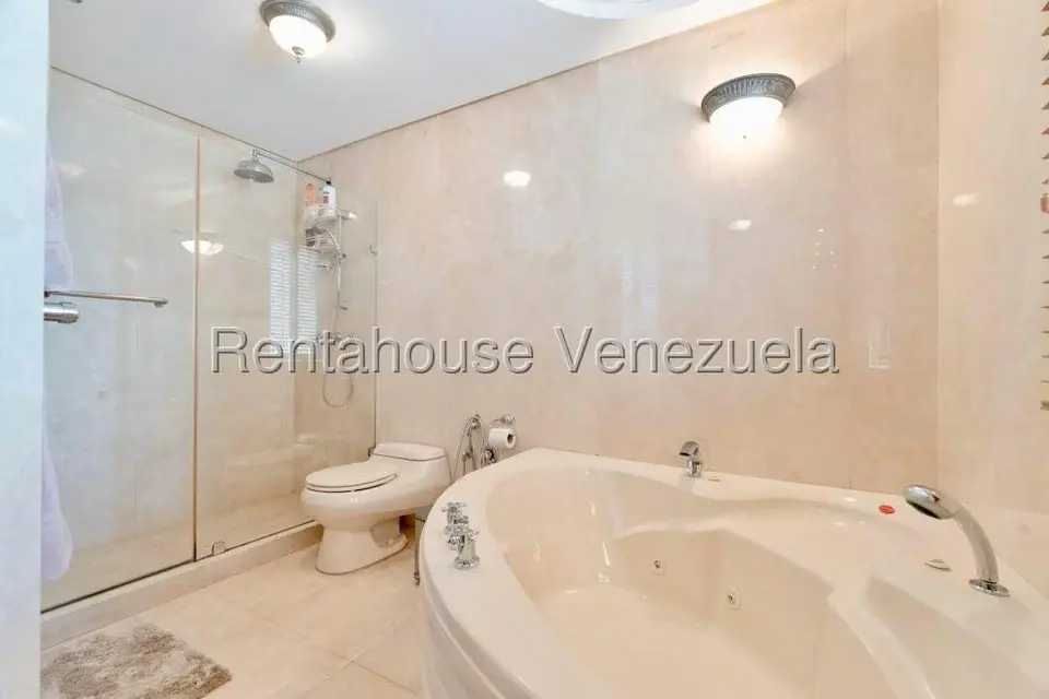 Apartamento (1 Nivel) en Venta en Alto Hatillo, Distrito Metropolitano - 35
