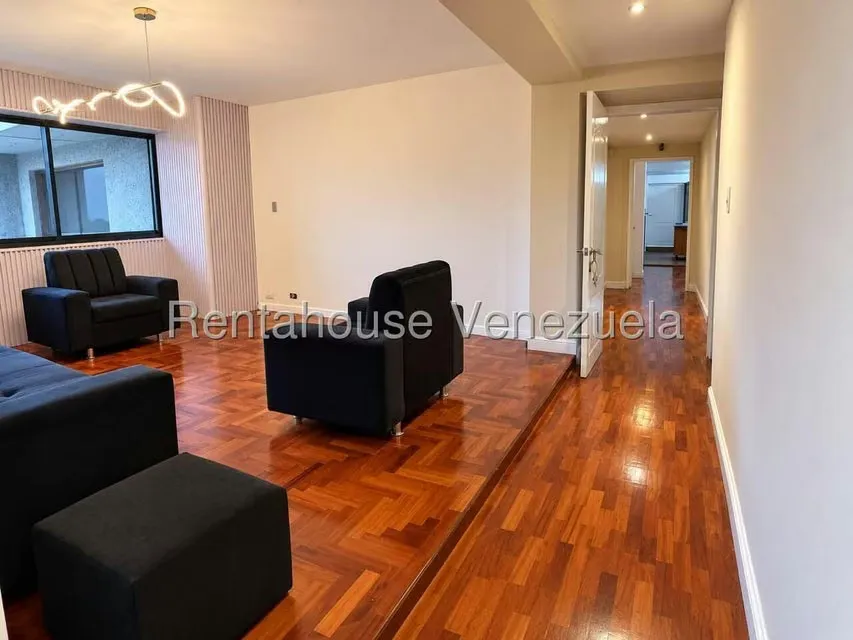 Apartamento (1 Nivel) en Alquiler en Colinas de Bello Monte, Distrito Metropolitano - 12