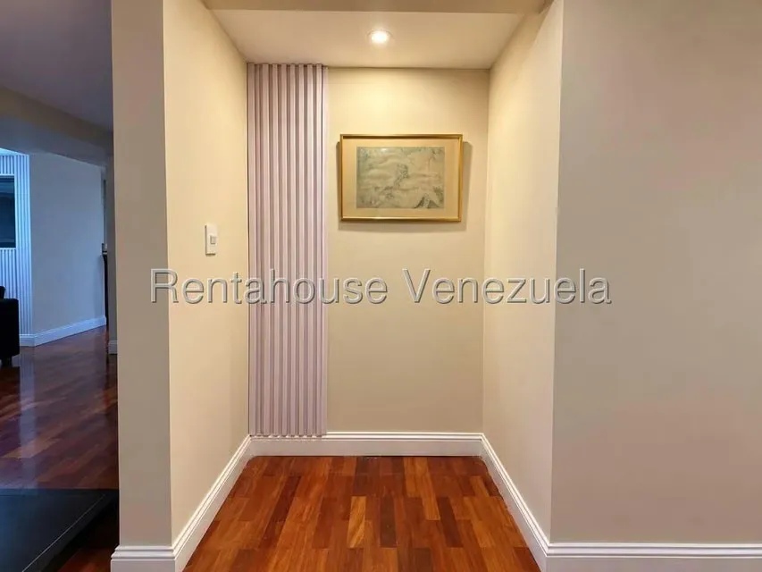 Apartamento (1 Nivel) en Alquiler en Colinas de Bello Monte, Distrito Metropolitano - 16