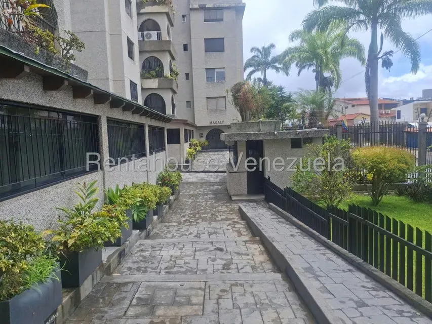 Apartamento (1 Nivel) en Alquiler en Colinas de Bello Monte, Distrito Metropolitano - 17