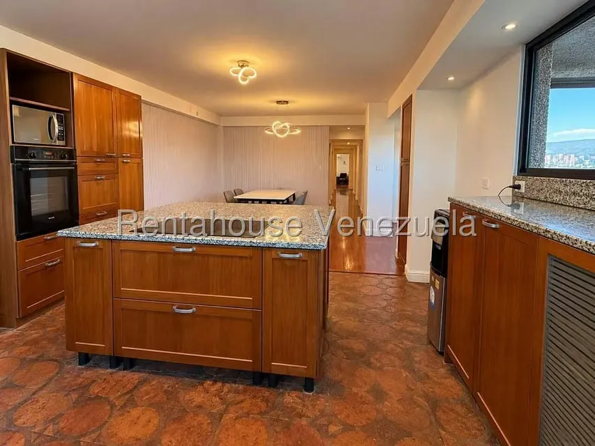 Apartamento (1 Nivel) en Alquiler en Colinas de Bello Monte, Distrito Metropolitano - 10