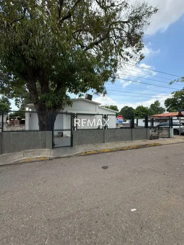 Casa comercial en Venta Sector La Portuaria
