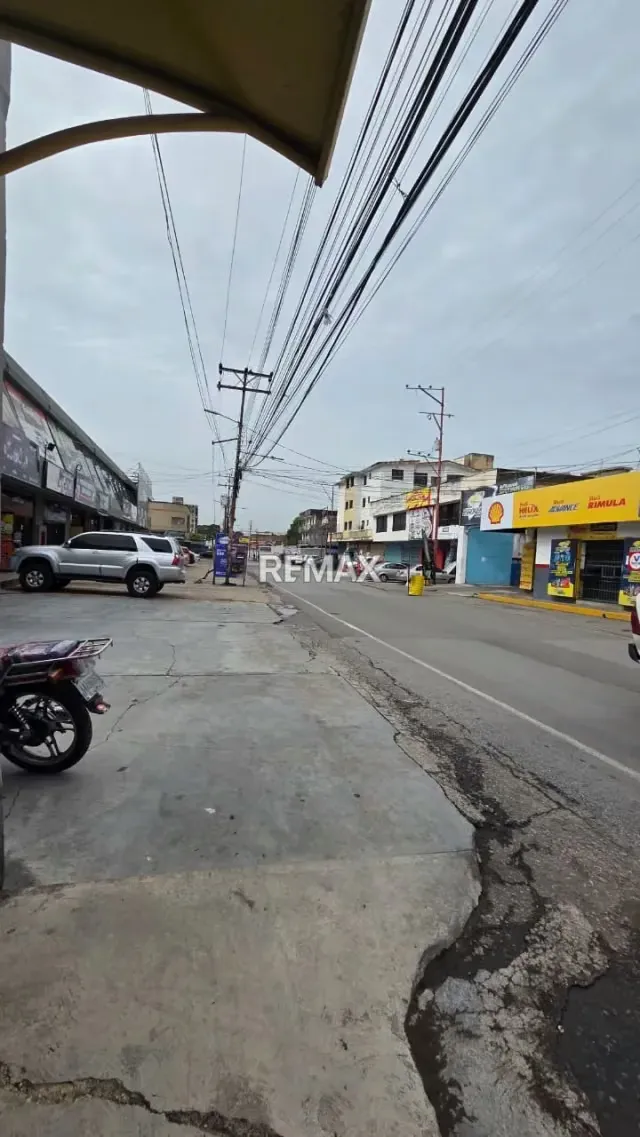 LOCAL COMERCIAL EN ALQUILER AV BOLIVAR DE NAGUANAGUA - 7