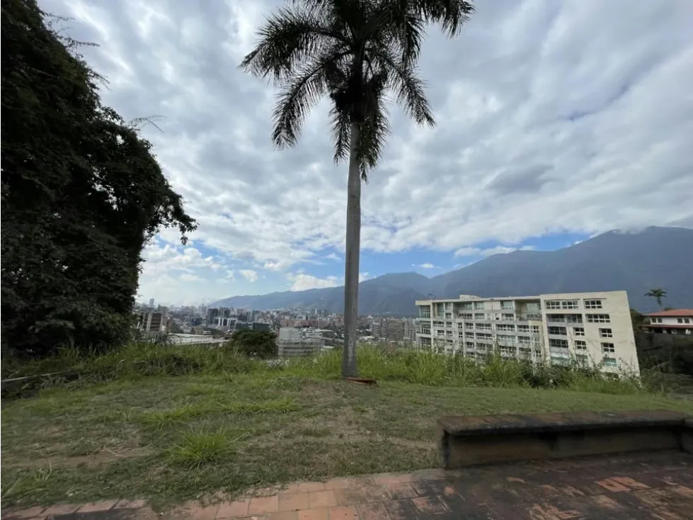 Se vende casa en Lomas de Las Mercedes 3000m² - 5h+2s/6b+2s/10pe - 3