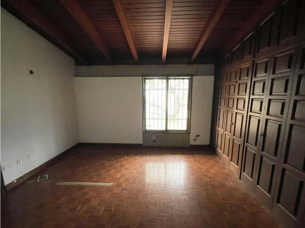 Se vende casa en Lomas de Las Mercedes 3000m² - 5h+2s/6b+2s/10pe - 7