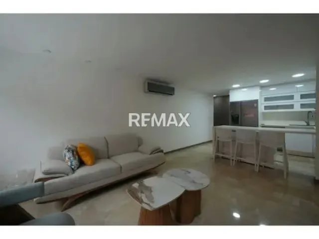 En Alquiler Apartamento de 86 m² Los Naranjos de Las Mercedes - 6