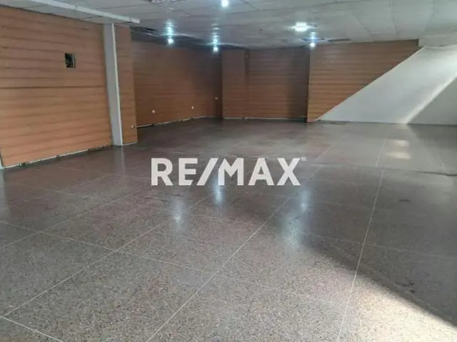 Venta de Local Comercial de 113 metros en la Ciudad de la Victoria