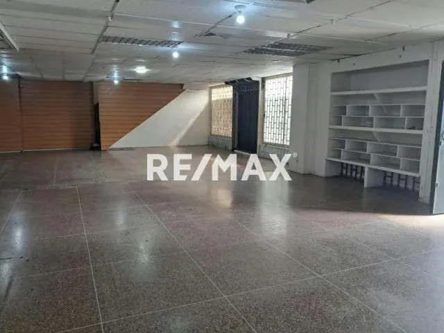 Venta de Local Comercial de 113 metros en la Ciudad de la Victoria - 3