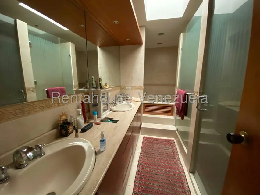 Apartamento (Duplex) en Venta en Campo Alegre, Distrito Metropolitano - 21