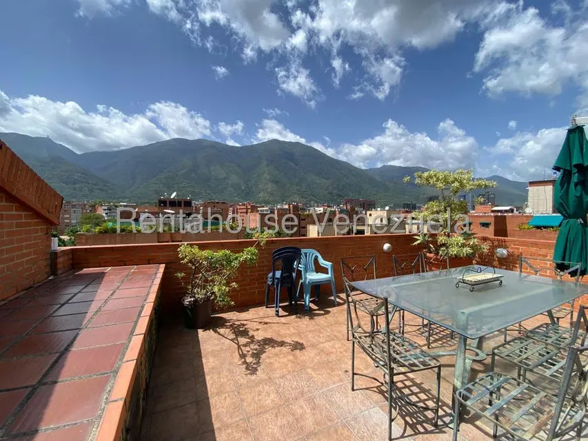 Apartamento (Duplex) en Venta en Campo Alegre, Distrito Metropolitano - 25