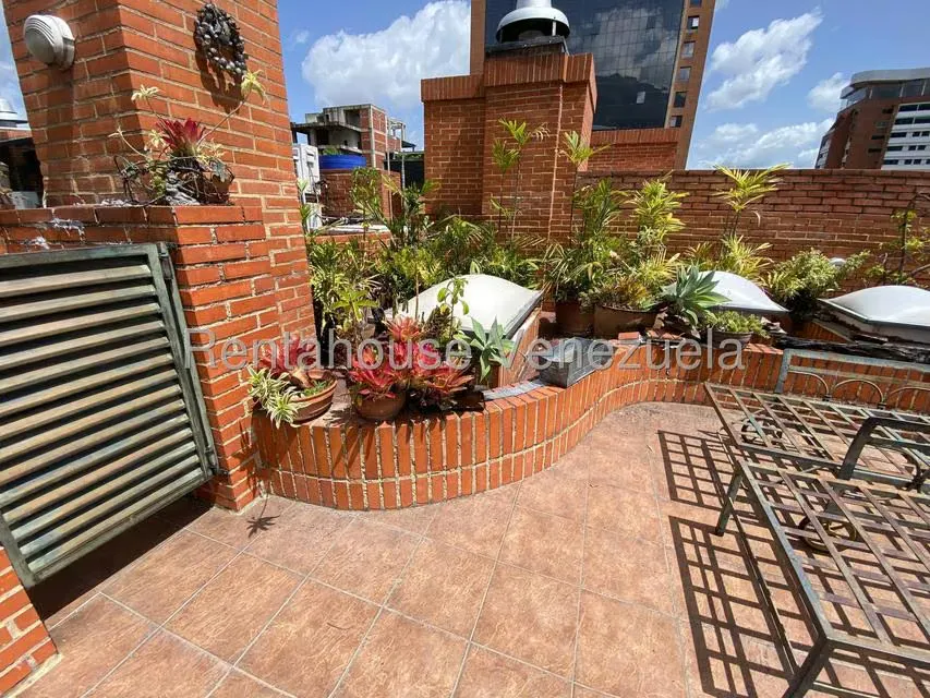 Apartamento (Duplex) en Venta en Campo Alegre, Distrito Metropolitano - 27