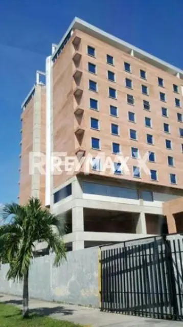 OFICINAS EN VENTA TORRE CRISTAL, SECTOR LAS QUINTAS, NAGUANAGUA EDO. CARABOBO.