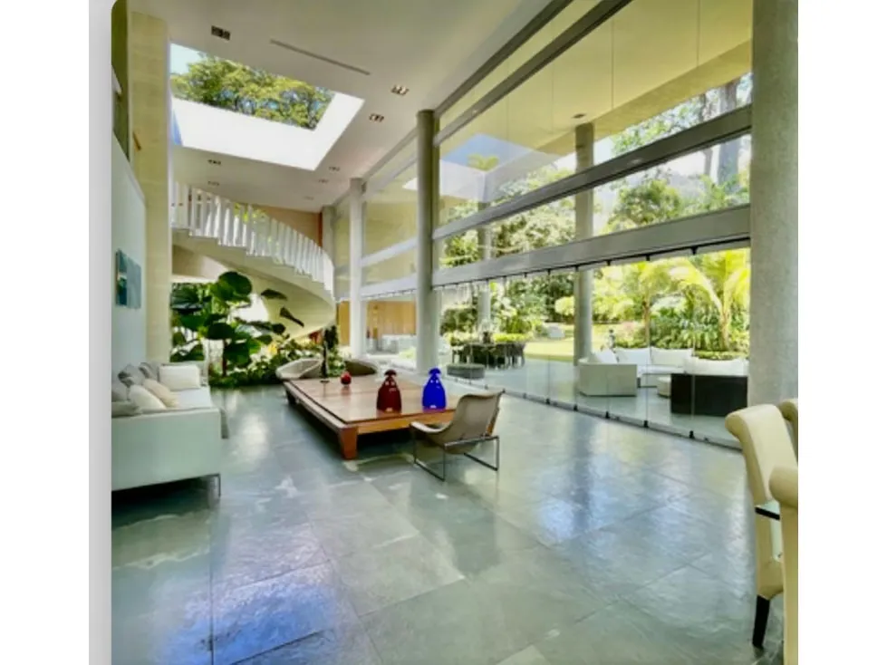 Vendo casa 2300m2 Country Club 0192