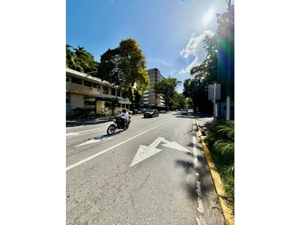 Se vende o alquila casa/local comercial 400m2 Chuao 7452