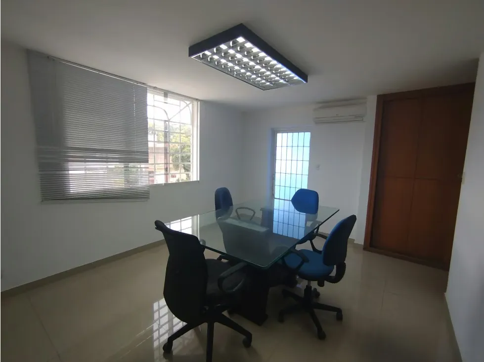 Casa Comercial en alquiler en La Trinidad (Galpón y oficinas) - 14