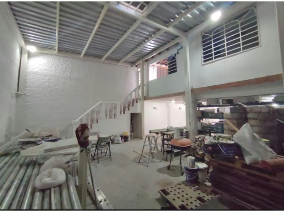 Casa Comercial en alquiler en La Trinidad (Galpón y oficinas) - 16