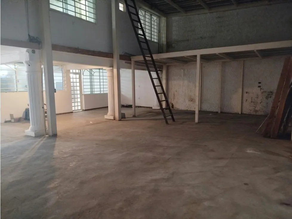 Casa Comercial en alquiler en La Trinidad (Galpón y oficinas) - 17