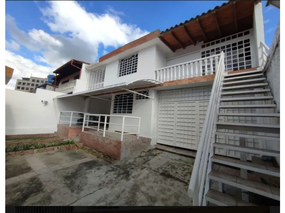 Casa Comercial en alquiler en La Trinidad (Galpón y oficinas) - 3