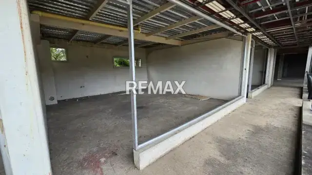 VENTA DE LOCAL COMERCIAL NUMERO 1-13 EDIFICIO PUNTO 58