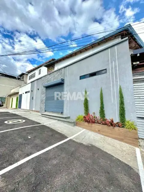 SE VENDE LOCAL COMERCIAL EN BARRIO OBRERO