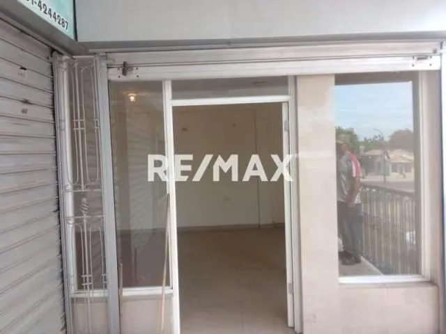 Local comercial en Sector Panamericano. En alquiler - 2