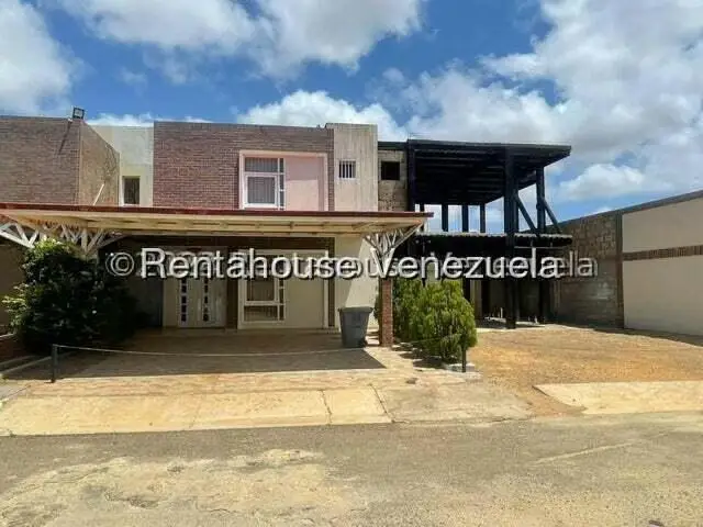 Townhouse (1 Nivel) en Venta en Punta Cardon, Falcon
