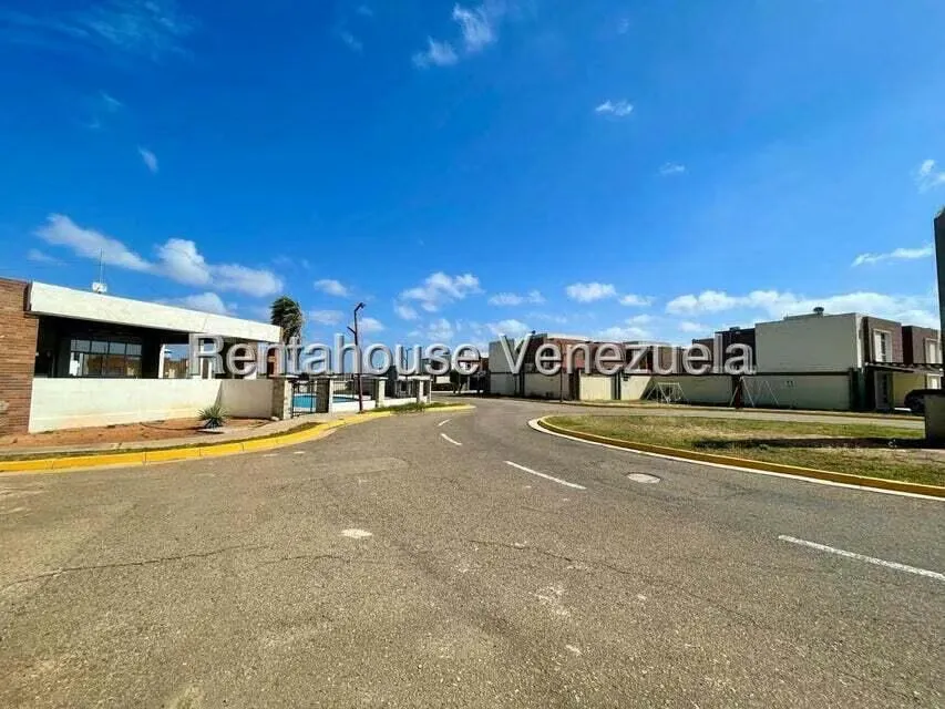 Townhouse (1 Nivel) en Venta en Punta Cardon, Falcon - 6