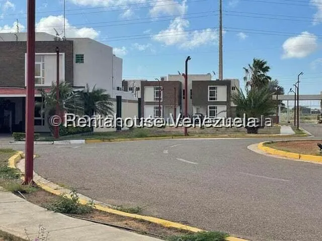 Townhouse (1 Nivel) en Venta en Punta Cardon, Falcon - 8