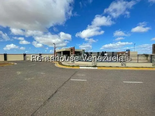 Townhouse (1 Nivel) en Venta en Punta Cardon, Falcon - 10