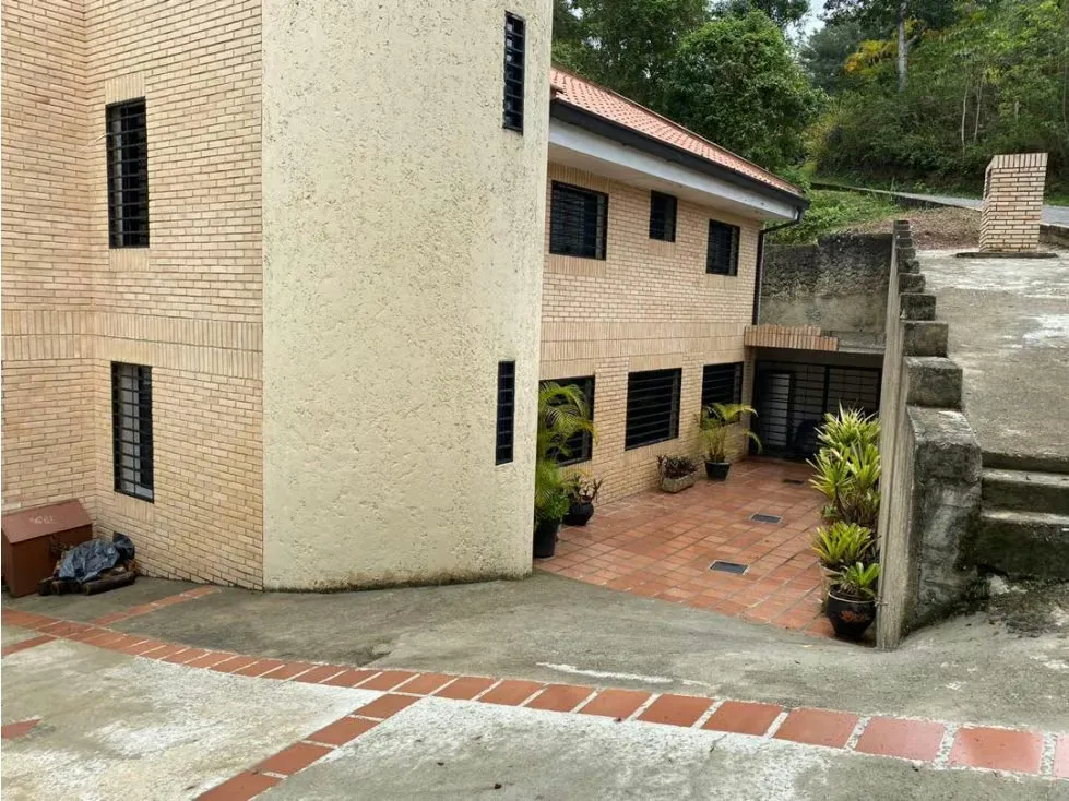 Se vende casa 700m2 10h/12b/5p Monte Claro Laguna 5588 - 5