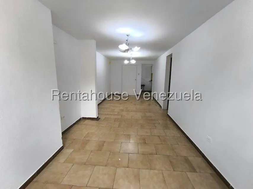 Apartamento (1 Nivel) en Alquiler en Parroquia La Candelaria, Distrito Metropolitano - 6