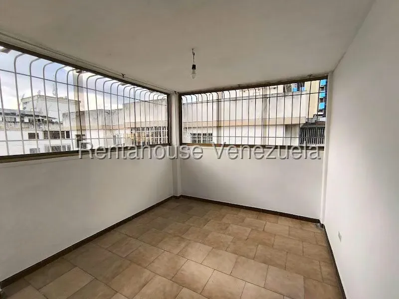 Apartamento (1 Nivel) en Alquiler en Parroquia La Candelaria, Distrito Metropolitano - 6