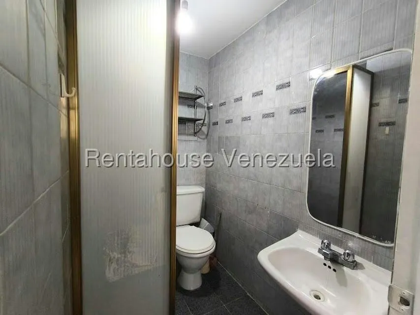 Apartamento (1 Nivel) en Alquiler en Parroquia La Candelaria, Distrito Metropolitano - 8