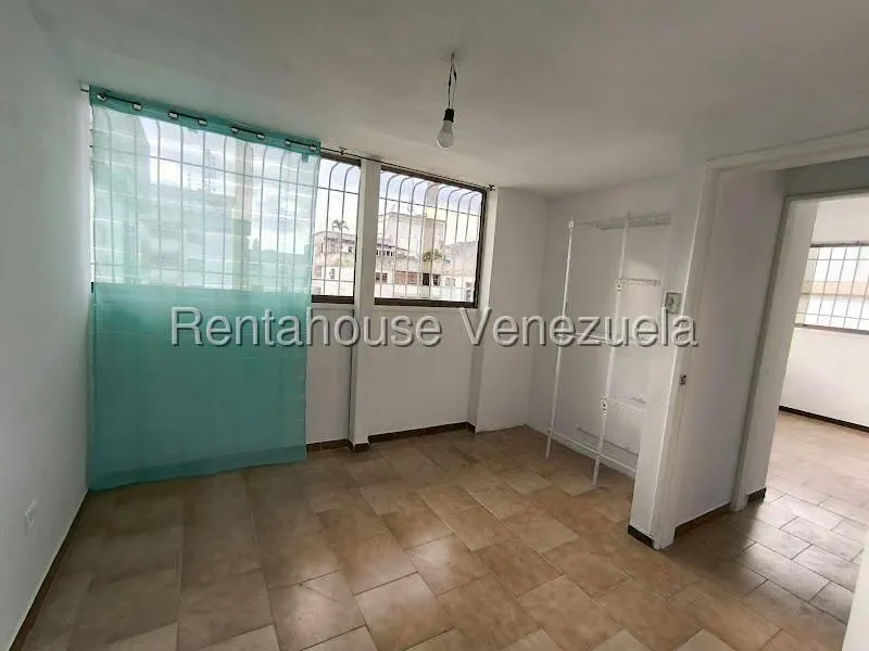 Apartamento (1 Nivel) en Alquiler en Parroquia La Candelaria, Distrito Metropolitano - 8