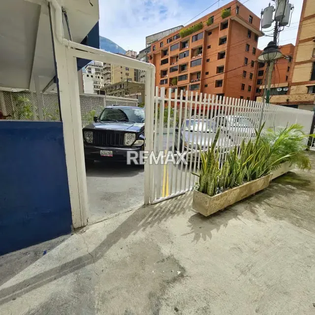 Venta Local Comercial en Los Palos Grandes - 3