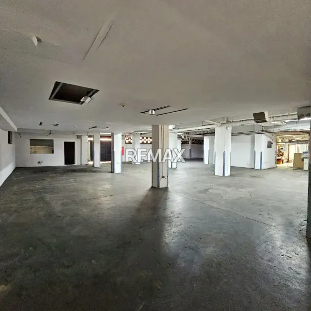 Venta Local Comercial en Los Palos Grandes - 4