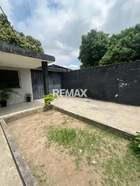 CASA CON TERRENO EN VENTA. SECTOR CENTRO ACARIGUA ESTADO PORTUGUESA. - 11