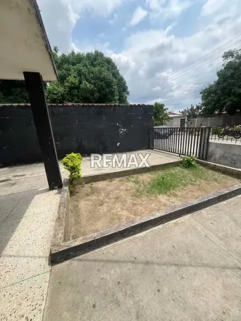 CASA CON TERRENO EN VENTA. SECTOR CENTRO ACARIGUA ESTADO PORTUGUESA. - 12