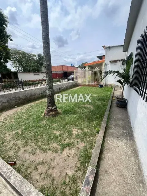 CASA CON TERRENO EN VENTA. SECTOR CENTRO ACARIGUA ESTADO PORTUGUESA. - 13