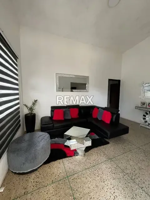 CASA CON TERRENO EN VENTA. SECTOR CENTRO ACARIGUA ESTADO PORTUGUESA. - 8