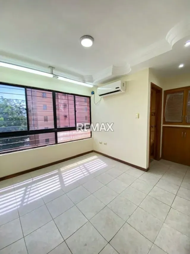 Apartamento en Residencias Paraíso, Indio Mara. En Alquiler - 5