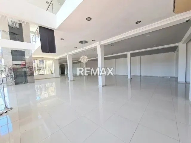 LOCAL COMERCIAL PREMIUM DE 2 NIVELES CON ASCENSOR PROPIO, A PIE DE CALLE, GRAN VITRINA COMERCIAL EN PORLAMAR, MUNICIPIO MARIÑO, ISLA DE MARGARITA - 3